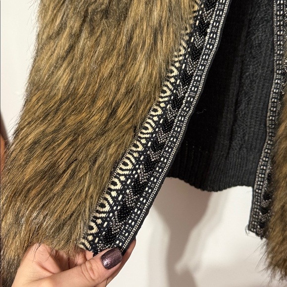 Miss Me Faux Fur Beaded Boho Sweater Vest - Picture 6 of 8